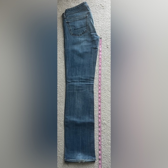 Pre-loved American Eagle Distressed Jeans, Straight, Size 2 - Picture 8 of 11